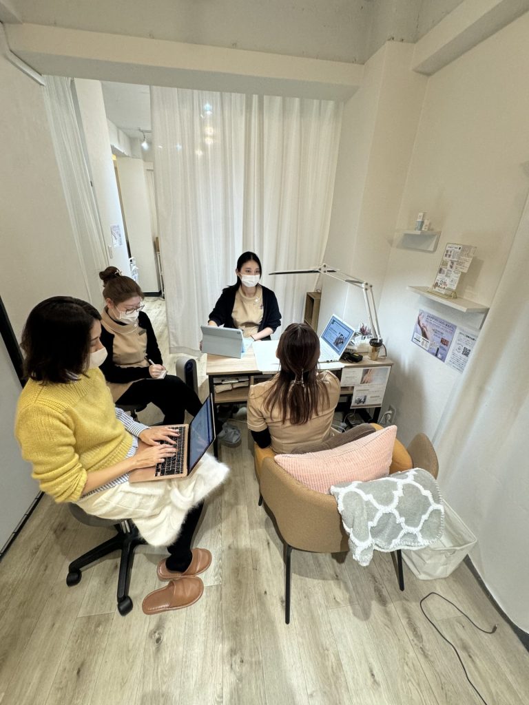 ネイルサロンミーティング