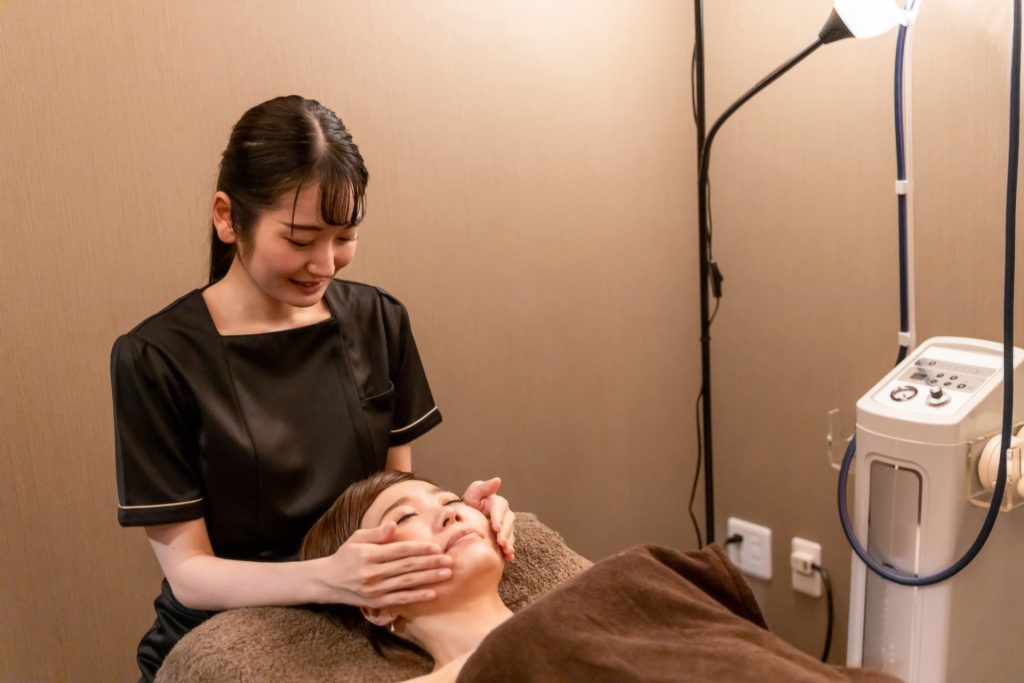 フェイシャルエステの様子